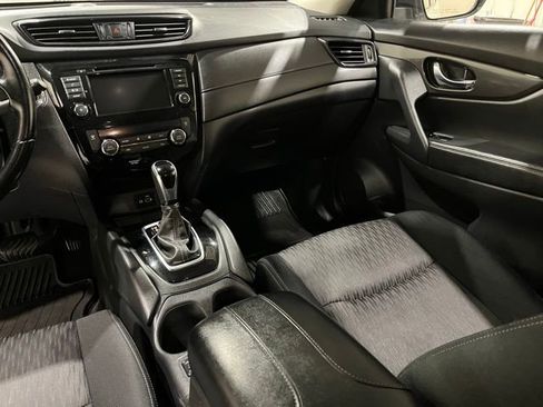 Used 2020 Nissan Rogue SV AWD/4WD image 22