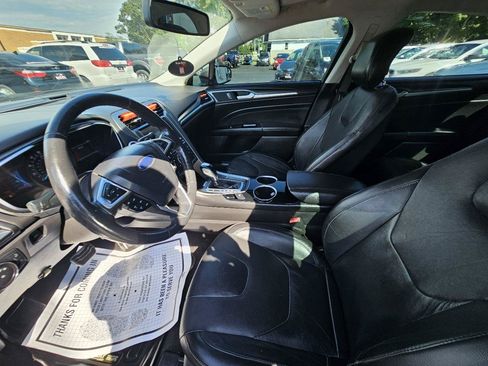 Used 2014 Ford Fusion Titanium FWD image 19