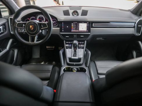 Certified 2023 Porsche Cayenne GTS AWD/4WD image 34