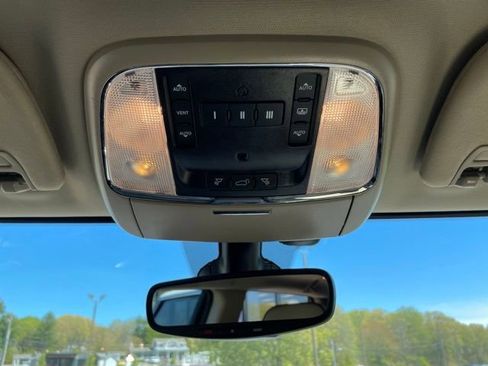 Used 2021 Jeep Grand Cherokee Overland AWD/4WD image 25