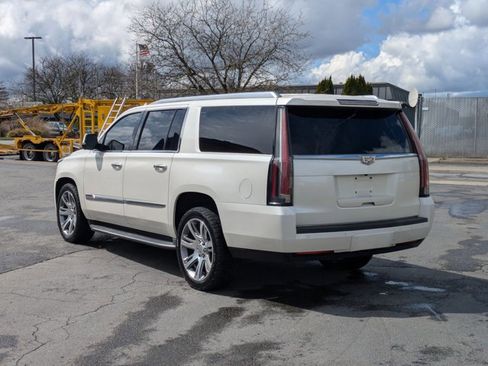 Used 2015 Cadillac Escalade ESV Premium image 9