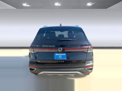 New 2026 Volkswagen Taos SE FWD image 9
