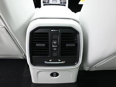 New 2026 Porsche Macan S image 18