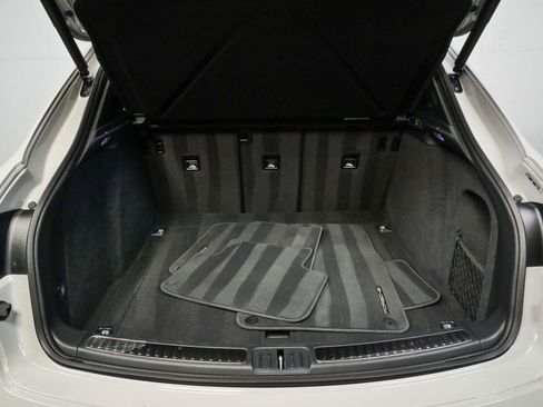 Used 2022 Porsche Macan AWD/4WD image 31