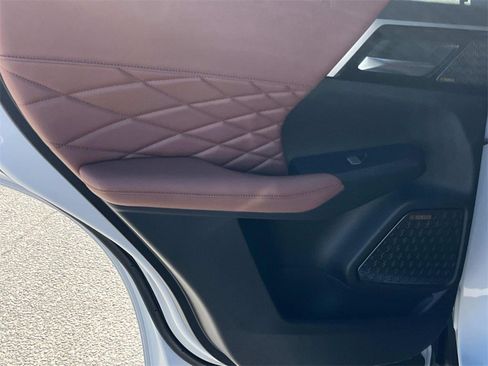 New 2025 Mitsubishi Outlander SEL image 13