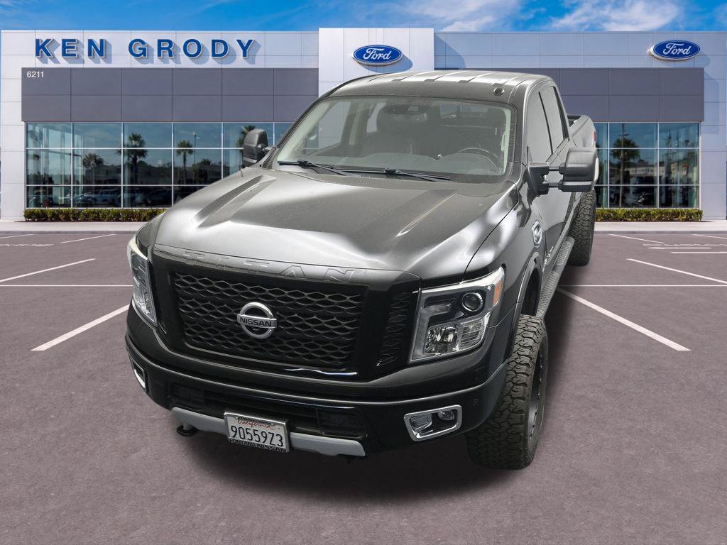 Used 2019 Nissan Titan PRO-4X w/ Pro-4x Convenience Package AWD/4WD image 10