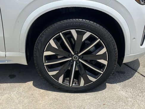 Used 2025 Volvo XC90 B6 Plus w/ Protection Package Premier AWD/4WD image 9
