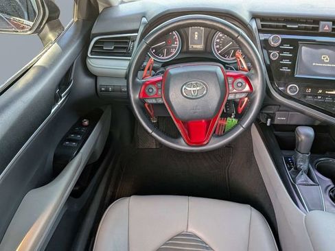 Used 2018 Toyota Camry SE FWD image 14