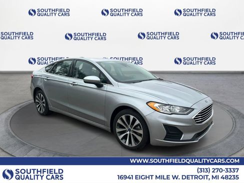 Used 2020 Ford Fusion SE AWD/4WD image 1