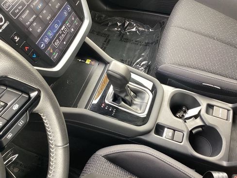 Used 2025 Subaru Forester Premium AWD/4WD image 25