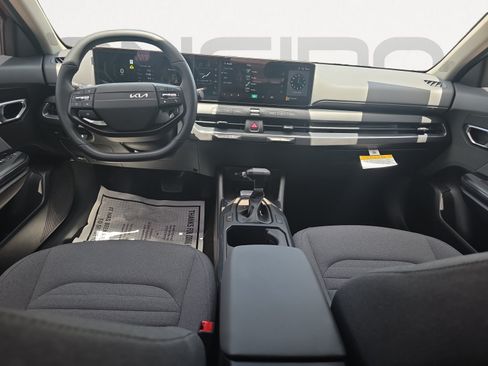 Certified 2025 Kia K4 EX FWD image 2