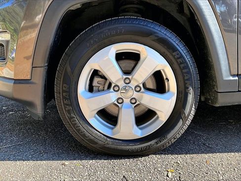 Used 2020 Jeep Compass Latitude image 31