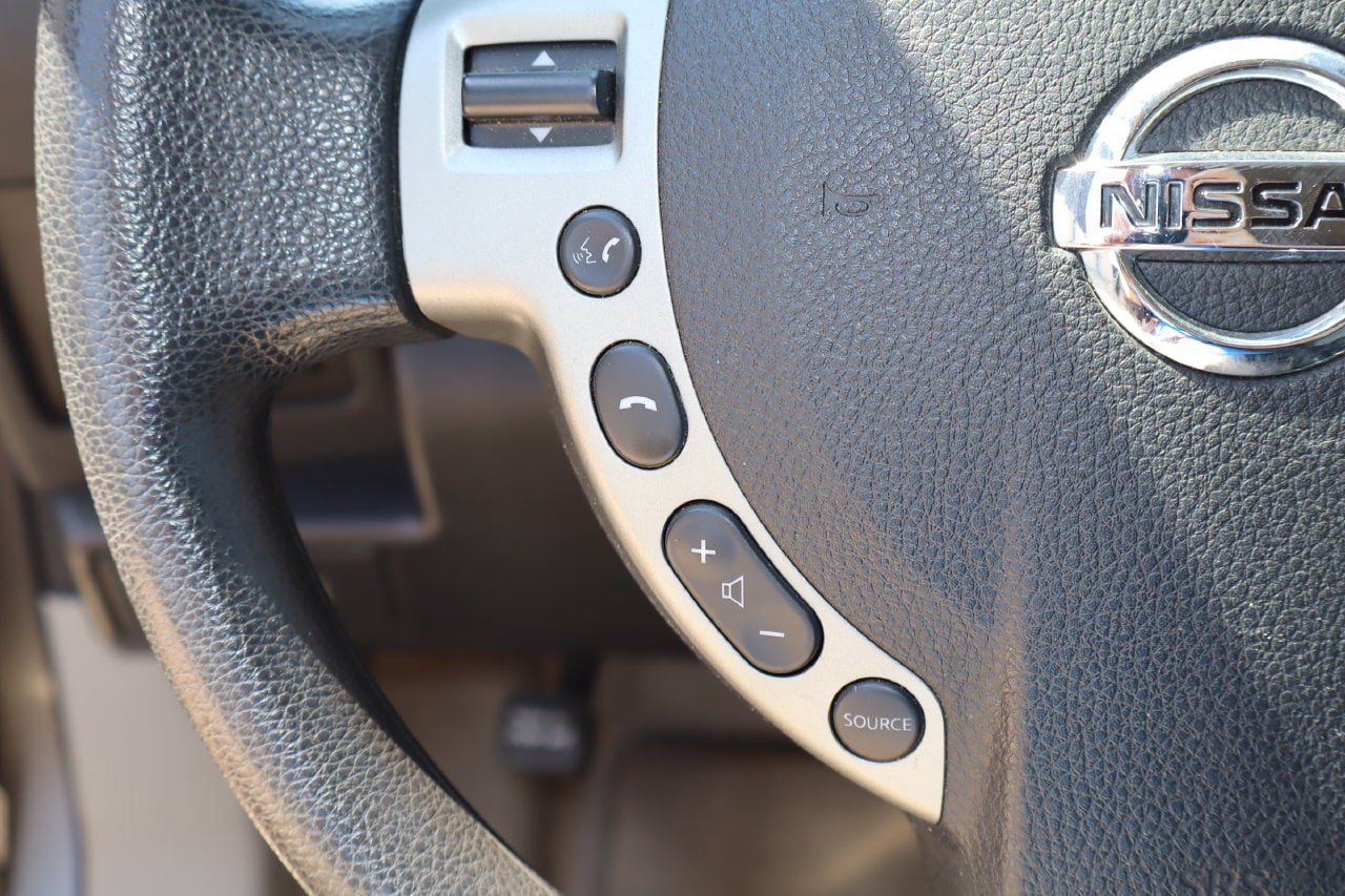 Used 2013 Nissan Rogue SV FWD image 11