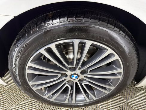 Used 2017 BMW 530i xDrive image 19