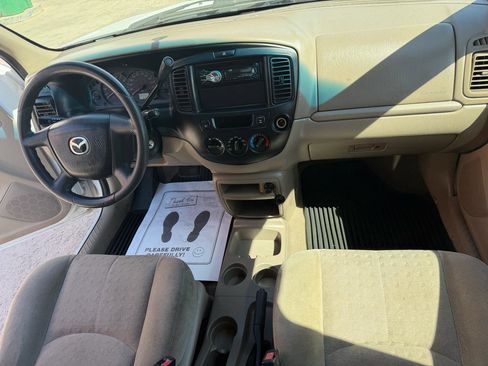 Used 2001 MAZDA Tribute DX image 15