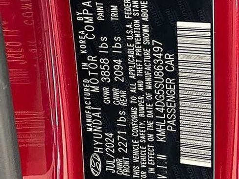 Used 2025 Hyundai Elantra SE image 19