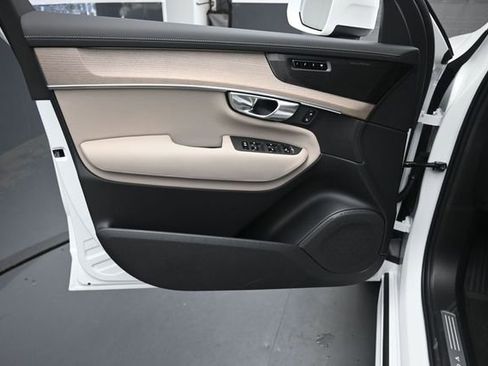 New 2026 Volvo XC90 B6 Plus w/ Protection Package Premier AWD/4WD image 18
