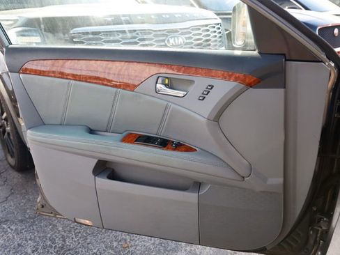 Used 2005 Toyota Avalon Limited image 42