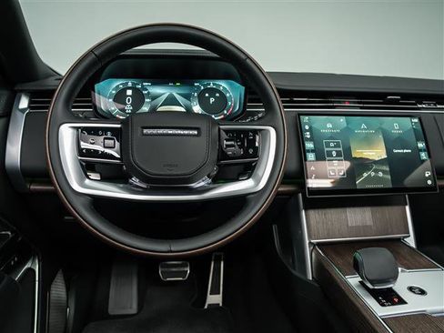 Used 2025 Land Rover Range Rover Long Wheelbase Autobiography image 20