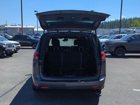 Used 2023 Chrysler Pacifica Touring-L w/ S Appearance Package FWD image 6