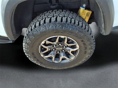 Used 2024 Chevrolet Colorado ZR2 w/ Technology Package image 7