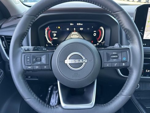 Used 2023 Nissan Rogue Platinum w/ Platinum Premium Package image 41