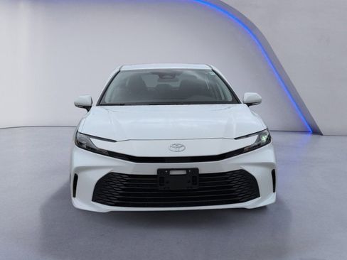 Used 2025 Toyota Camry LE FWD image 7