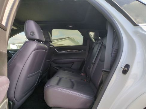 Used 2017 Cadillac XT5 Luxury w/ Driver Awareness Package image 15