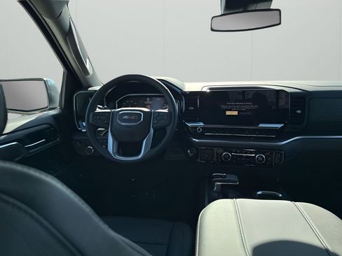 New 2026 GMC Sierra 1500 SLT image 22