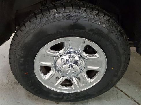 Used 2016 RAM 2500 SLT image 28