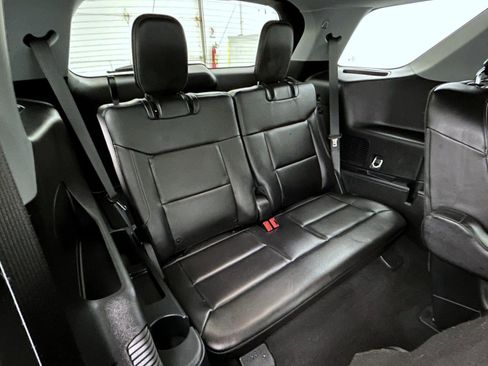 Used 2023 Ford Explorer XLT w/ Equipment Group 202A AWD/4WD image 19