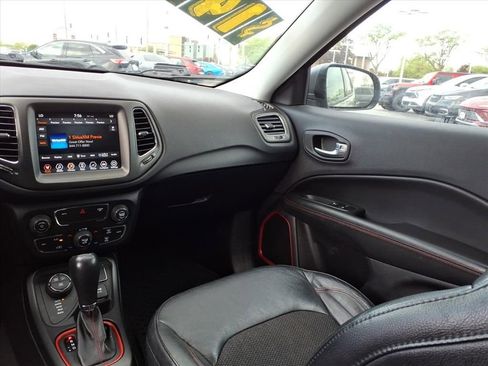 Used 2018 Jeep Compass Trailhawk w/ Cold Weather Group AWD/4WD image 13
