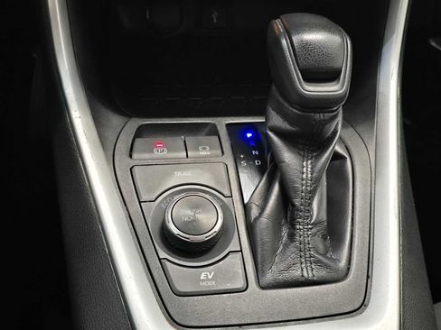 Certified 2021 Toyota RAV4 XLE AWD/4WD image 16
