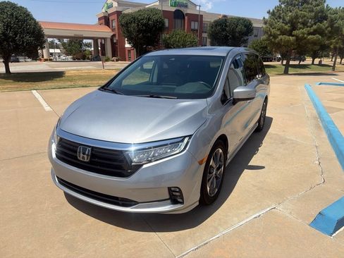 Used 2023 Honda Odyssey Elite image 5