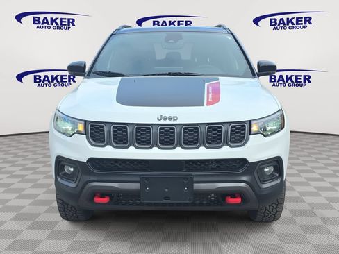 Used 2025 Jeep Compass Trailhawk AWD/4WD image 8