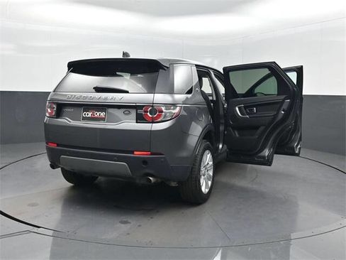 Used 2017 Land Rover Discovery Sport SE image 38