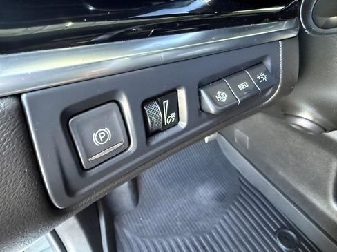 Used 2024 Cadillac XT6 Sport w/ Technology Package AWD/4WD image 15