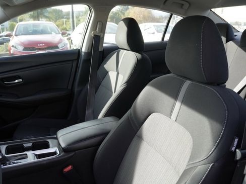 Certified 2024 Nissan Sentra SV image 17