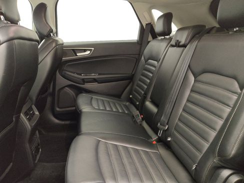 Used 2017 Ford Edge SEL w/ Equipment Group 201A AWD/4WD image 18