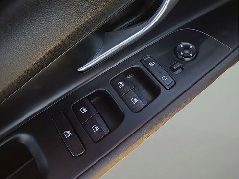 Used 2023 Hyundai Elantra SEL w/ Convenience Package image 23