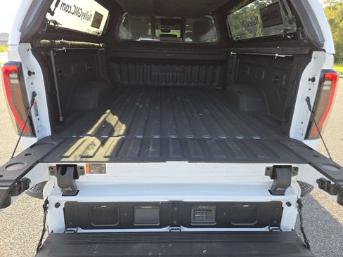 Used 2025 GMC Sierra 2500 AT4X AWD/4WD image 26