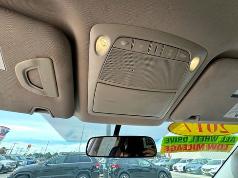 Used 2017 Nissan Rogue SV image 34