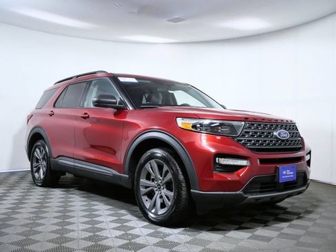 Certified 2021 Ford Explorer XLT w/ Equipment Group 202A AWD/4WD image 1