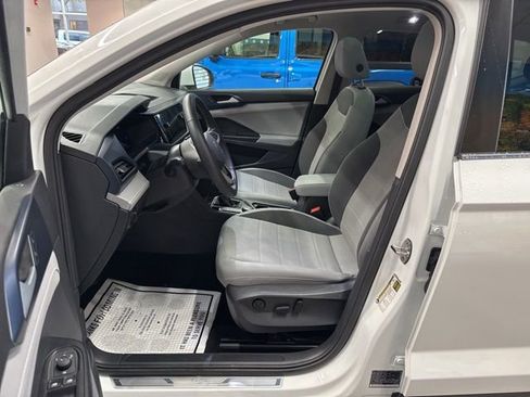 Used 2024 Volkswagen Taos SE image 21