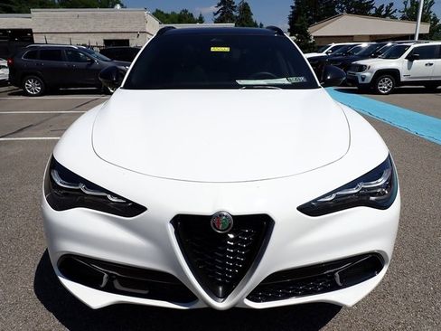 New 2025 Alfa Romeo Stelvio Sprint image 10