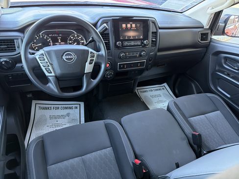 Used 2023 Nissan Titan S image 12