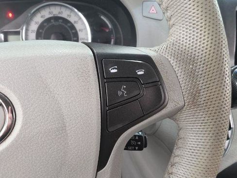 Used 2012 Toyota Sienna SE FWD image 12