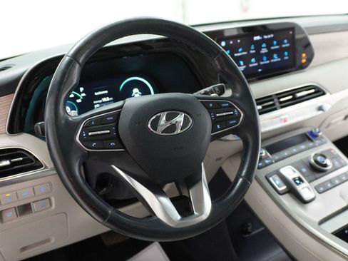 Used 2022 Hyundai Palisade Limited w/ Winter Package FWD image 7