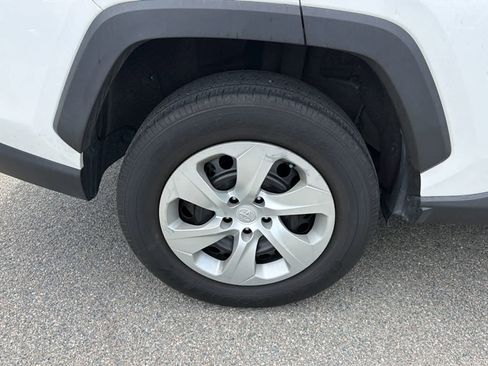 Used 2020 Toyota RAV4 LE AWD/4WD image 24