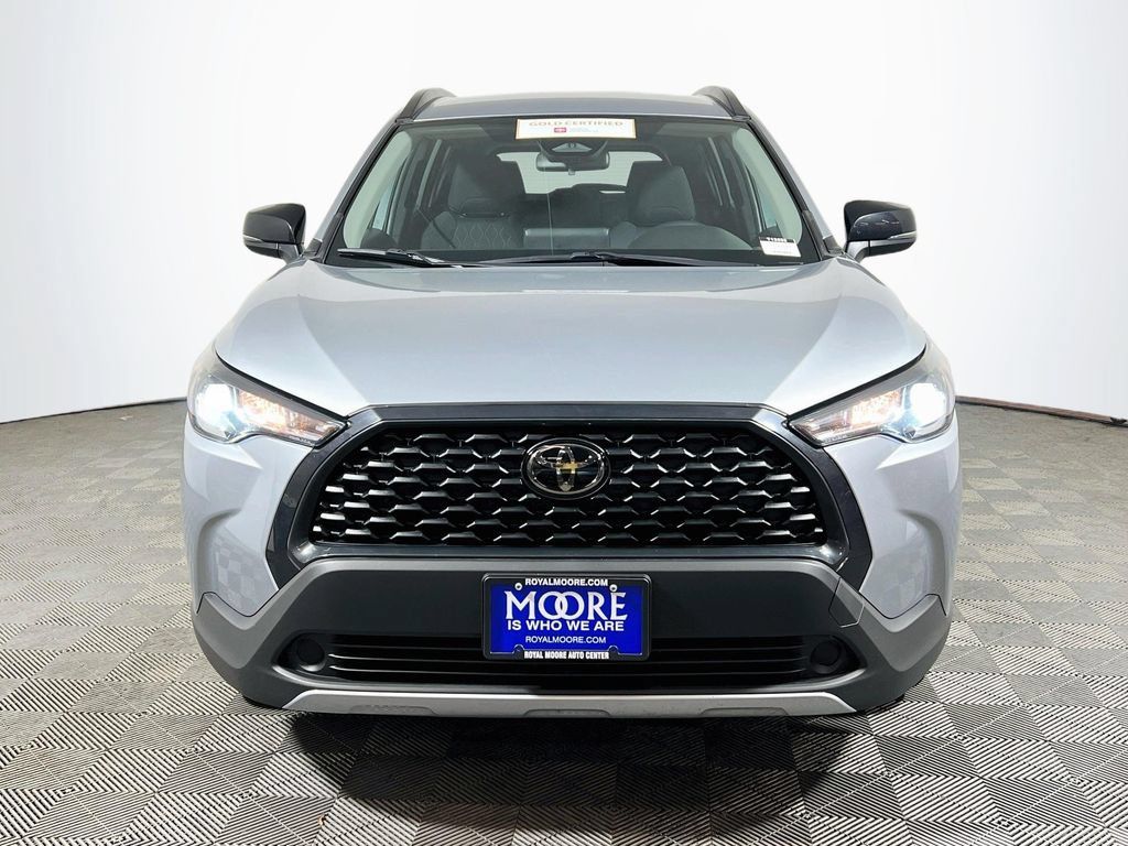 Certified 2025 Toyota Corolla Cross LE FWD image 2